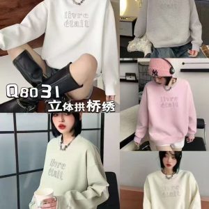 Women's round-neck hoodie